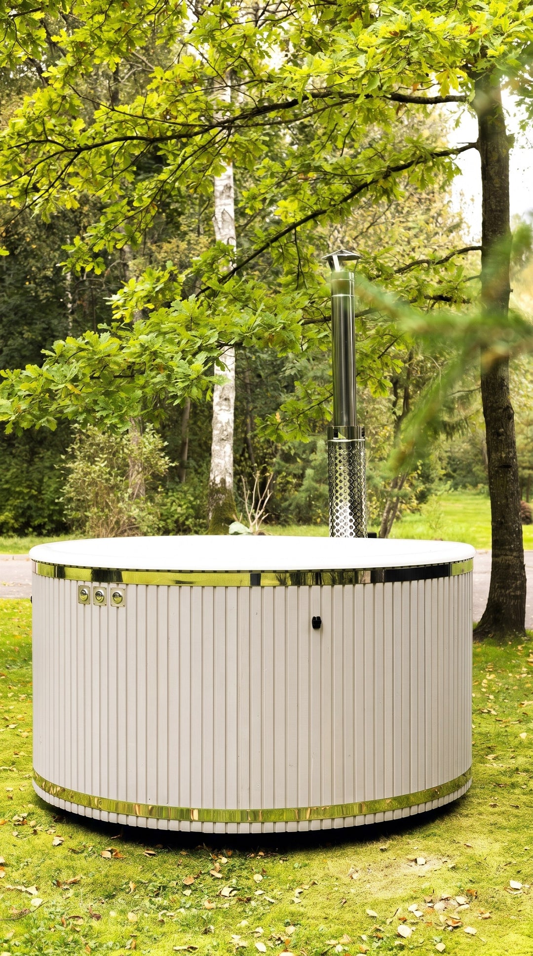 Balia z piecem wewnętrznym RANTA 200 w kolorze beżowym – drewniana obudowa ze świerku, komin wyprowadzony z wnętrza balii