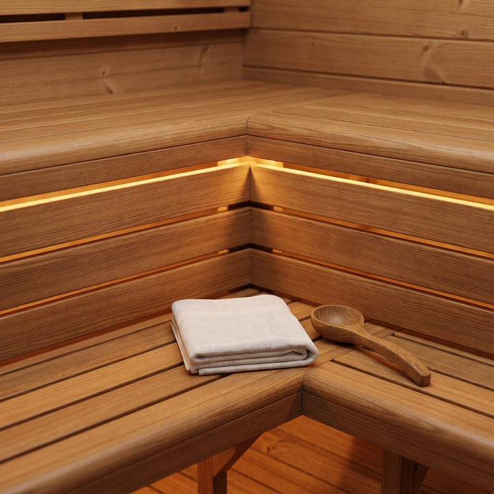 Thermoholz-Bänke in der Gartensauna R-ILLY — Detailaufnahme